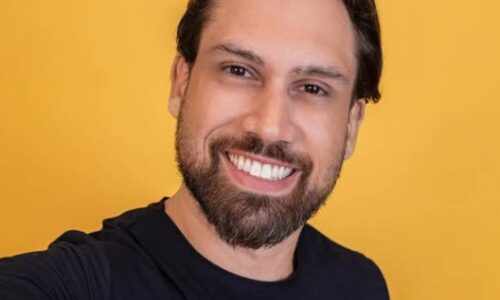 Após rumores, Brigido revela se beijou homens no BBB 26