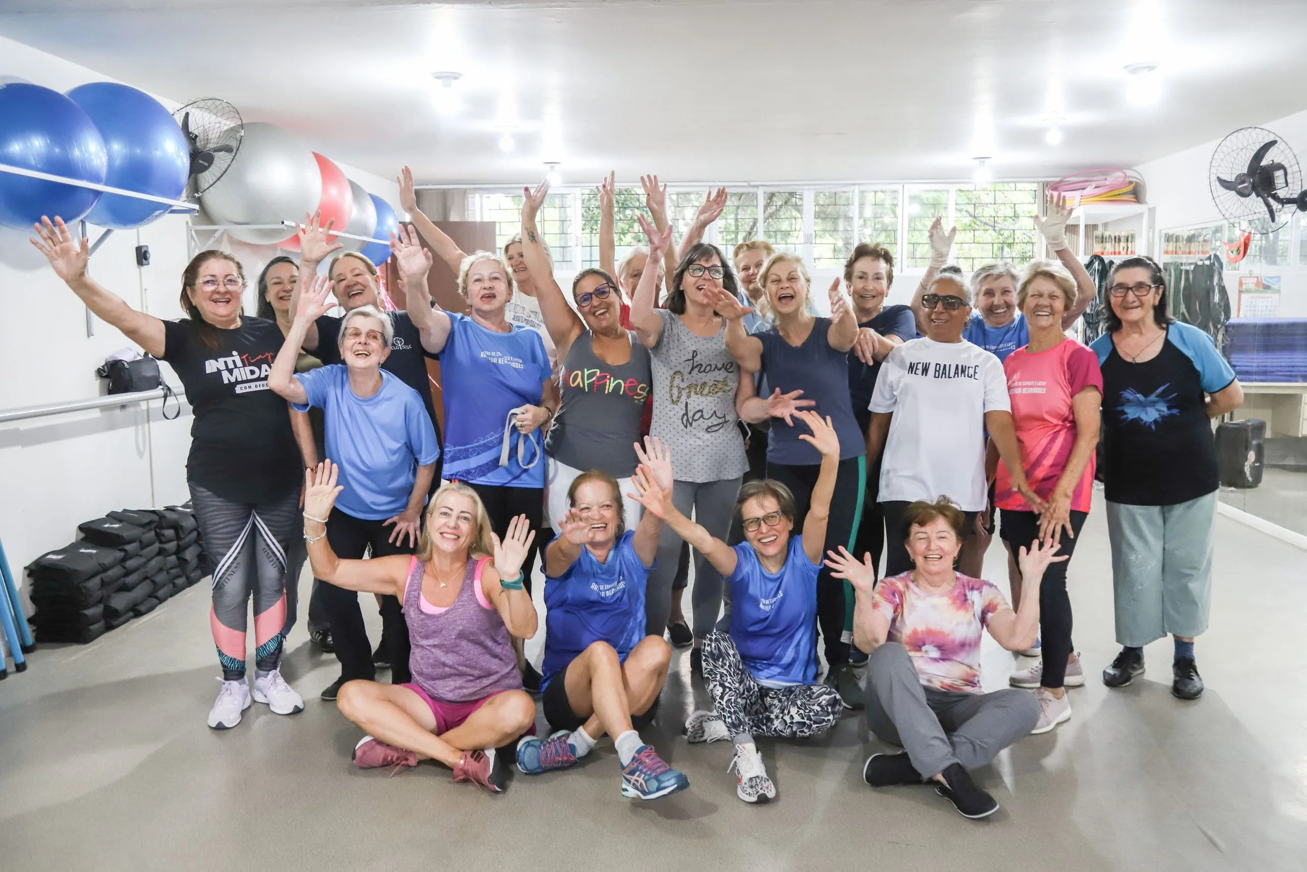 Aposentadas encontram saúde e integração em atividades gratuitas em Curitiba