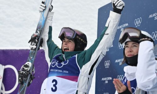 Aussie Anthony charges to dual moguls gold