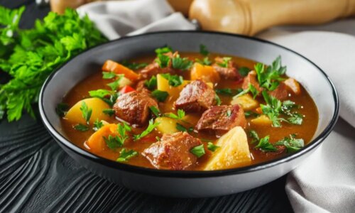 Carne na panela de pressão: 7 receitas suculentas para o jantar