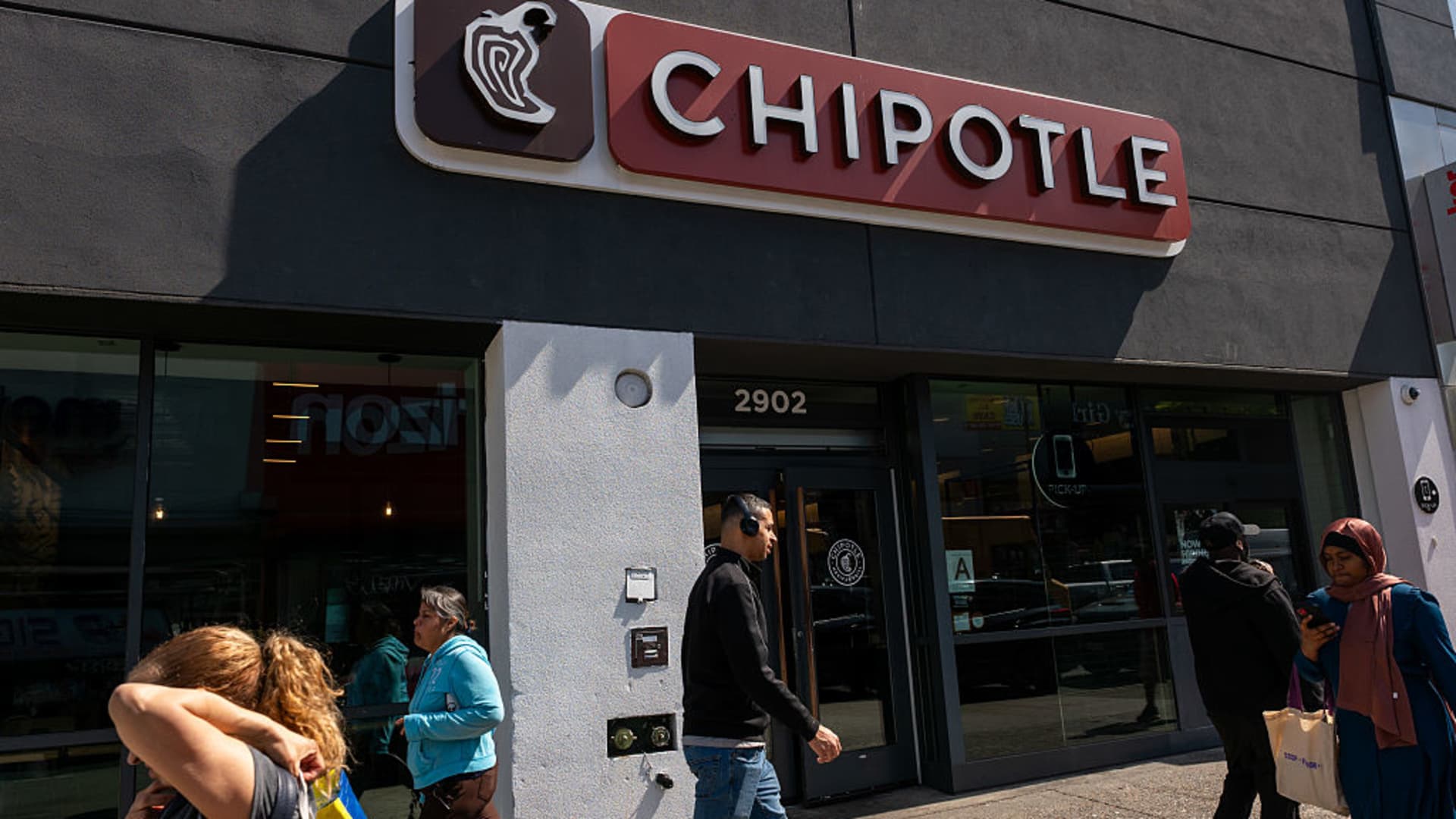 Chipotle (CMG) Q4 2025 earnings