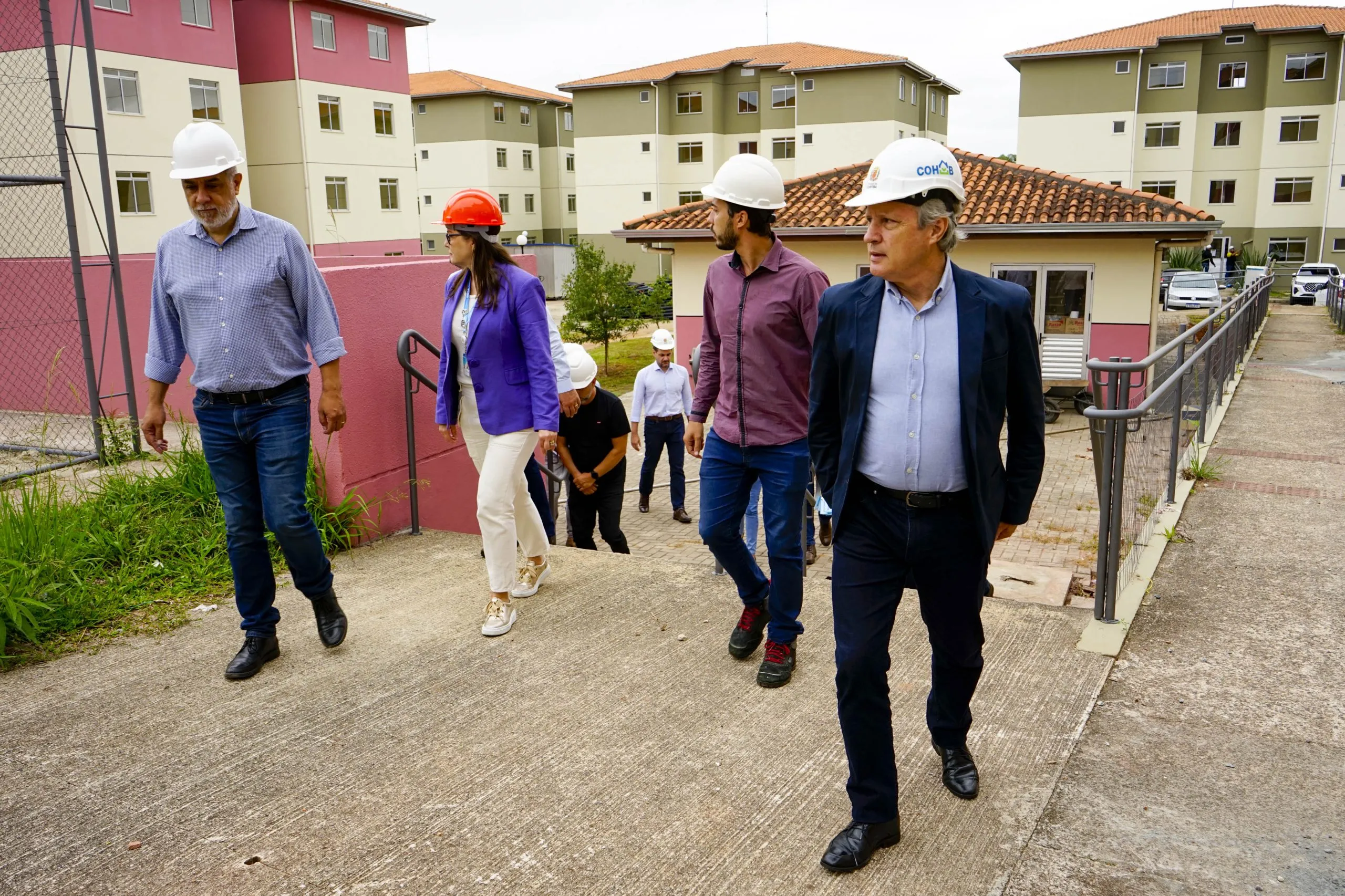 Cohab e Caixa alinham entrega de 240 apartamentos no Tatuquara