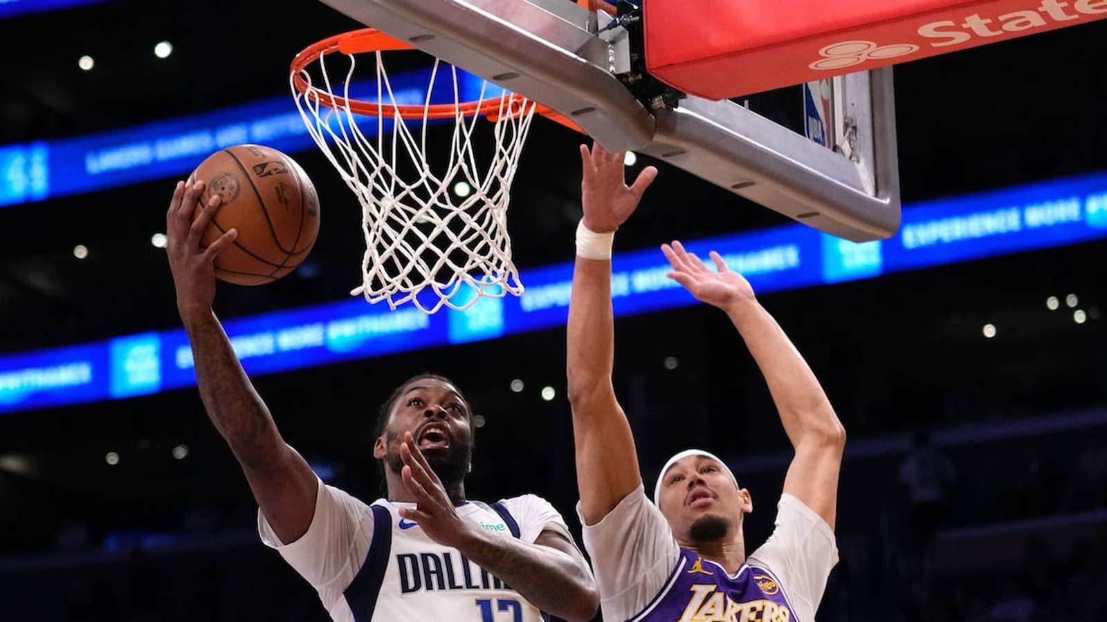 Daniel Gafford Exits Lakers Game Early Amid Mavericks’ Injury Woes – Azat TV