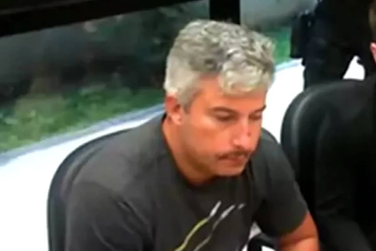 Defesa pede adiamento de júri de ex-policial de ataque em posto