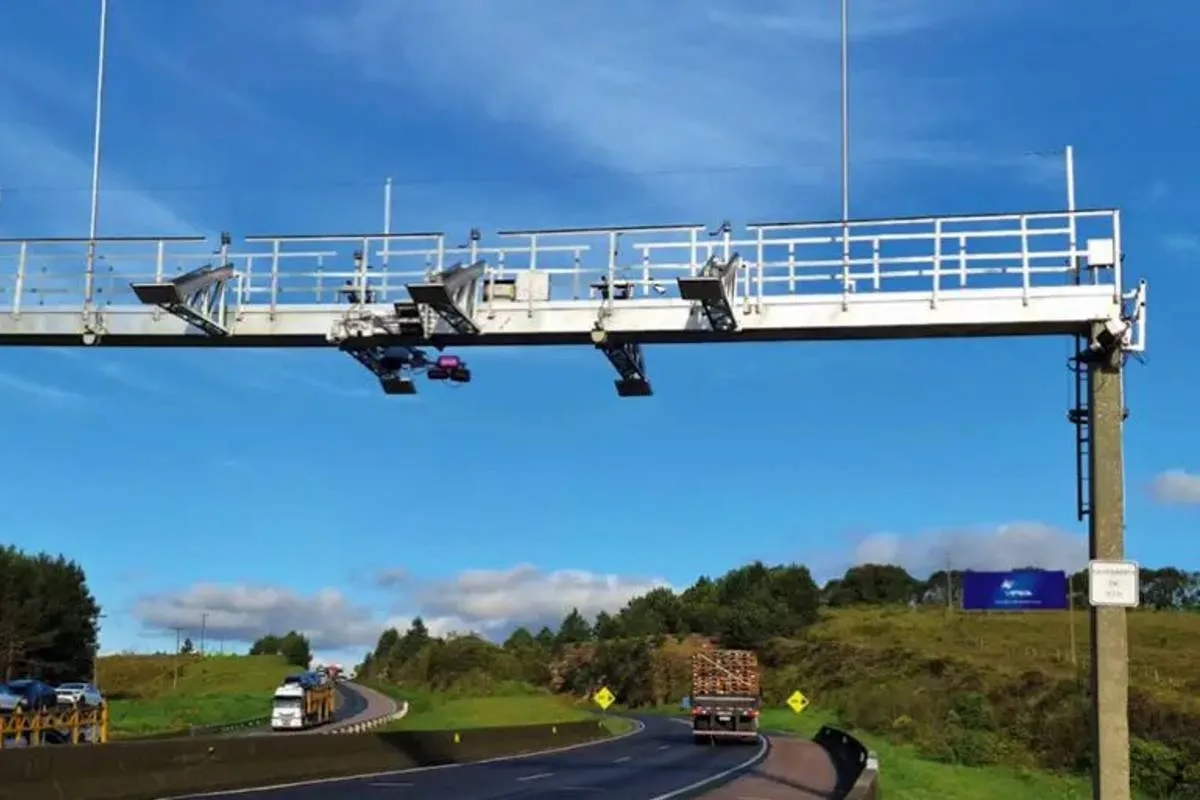 Deputados denunciam “aberrações” no sistema