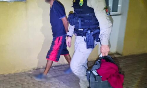 Ex-companheiro é conduzido à delegacia após ameaças em frente à residência da vítima no bairro Neva