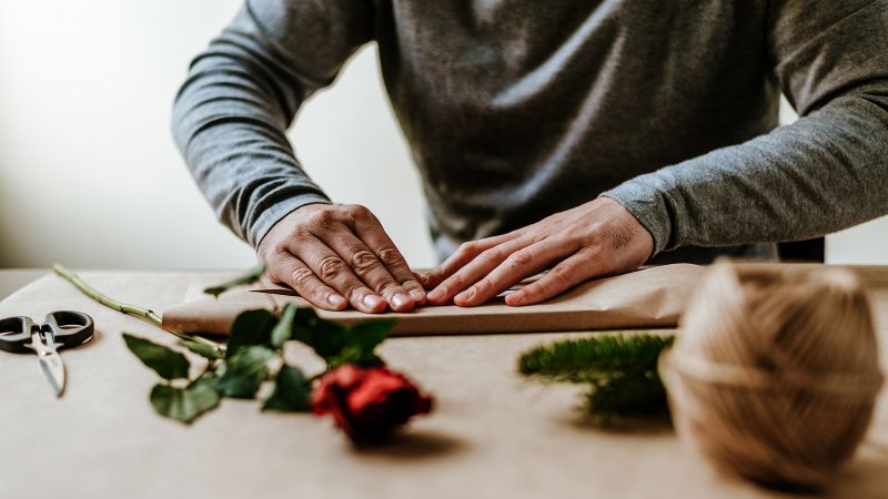 Expert advice on how to be a better gift giver to your partner