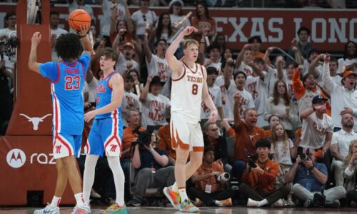 Fresh Texas travels to Missouri hoping to maintain winning streak