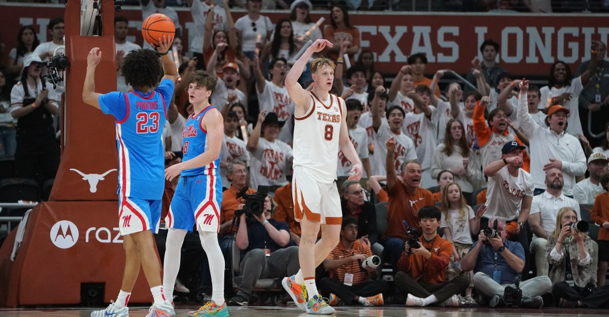 Fresh Texas travels to Missouri hoping to maintain winning streak