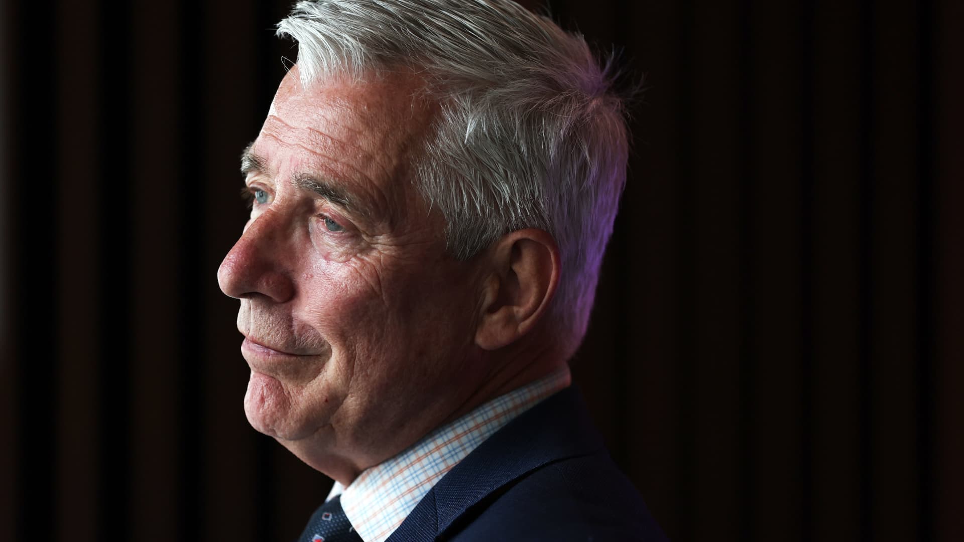 Grocery giant Kroger names former Walmart executive Greg Foran as CEO