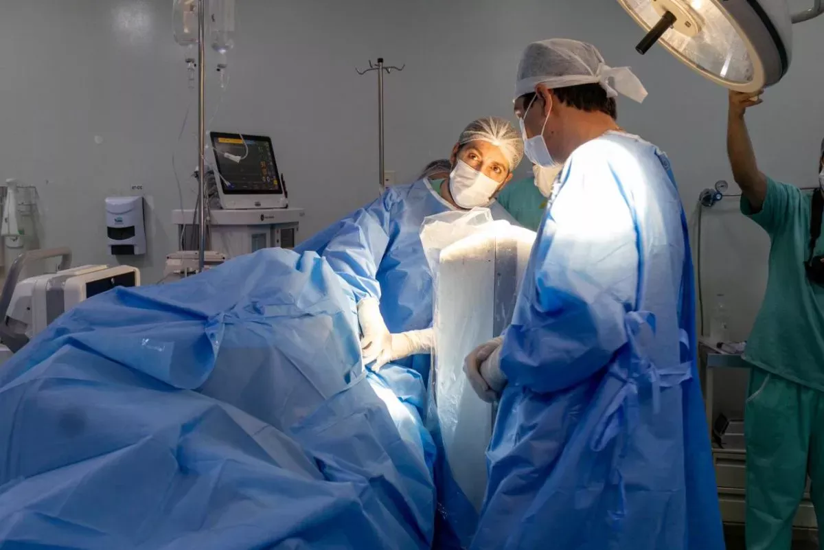 Hospital do Paraná aplica polilaminina em jovem com lesão medular