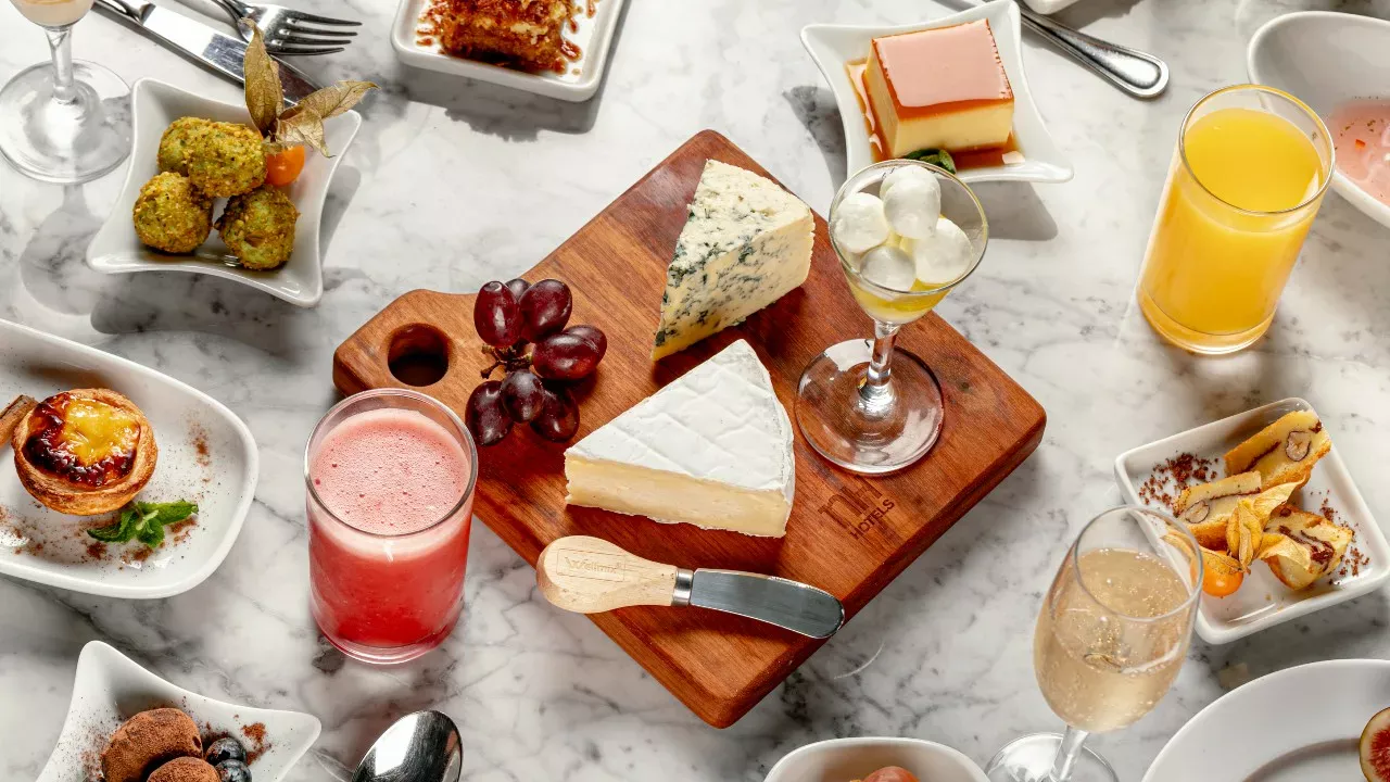 Hotel em Curitiba oferece brunch de luxo com 80 opções de pratos