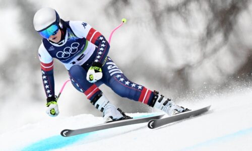 How is Lindsey Vonn skiing on a torn ACL? Why downhill is different than other sports