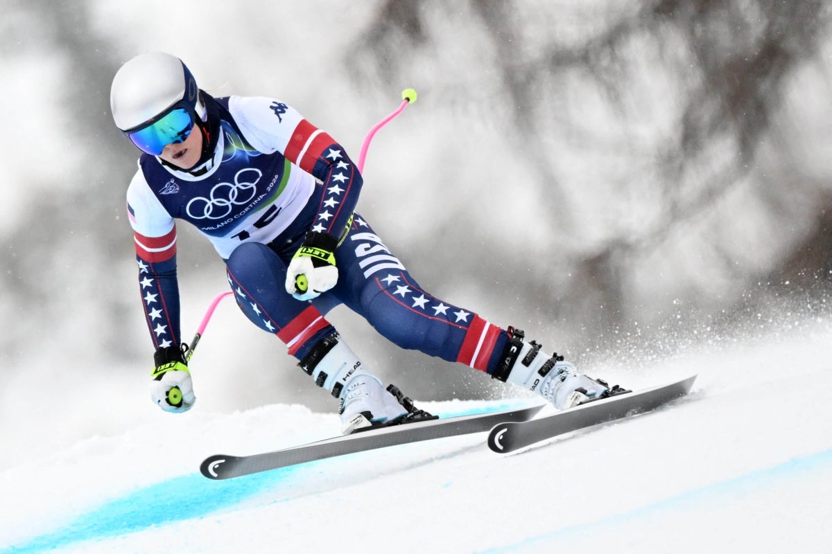 How is Lindsey Vonn skiing on a torn ACL? Why downhill is different than other sports