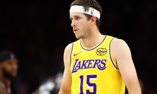Is Lakers guard playing against Knicks?