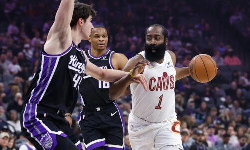 James Harden posts 23 points, including some clutch 3-pointers, to beat Kings in first game with Cavaliers
