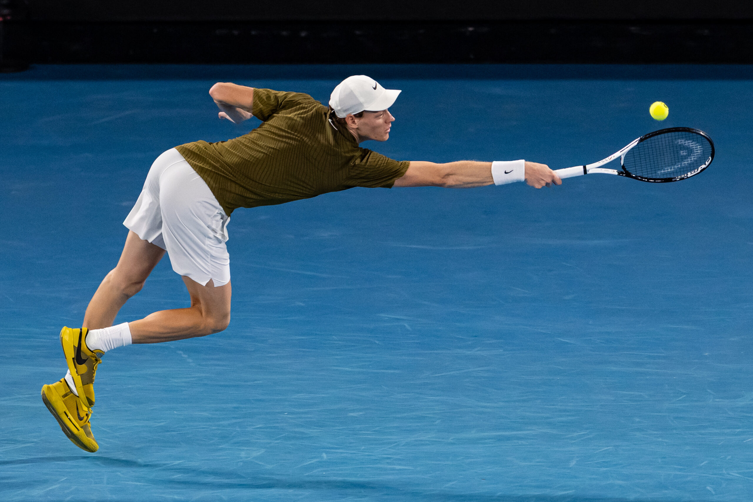 Jannik Sinner vs Jakub Mensik Odds, Picks & Prediction: Doha Quarterfinals