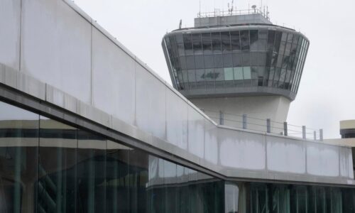 Newark Airport closed, ground stop issued due to aircraft emergency, FAA says