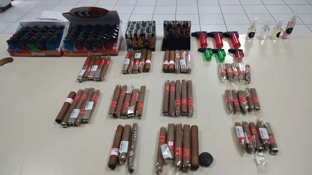 Operação em Curitiba fiscaliza comércios no Alto Boqueirão