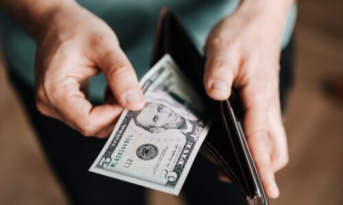 Pedidos iniciais de seguro-desemprego nos EUA somam 227 mil na semana encerrada em 7 de fevereiro | Mundo