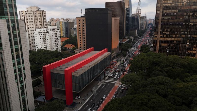 Polícia impede ataque na Avenida Paulista de jovens "sem pauta definida"