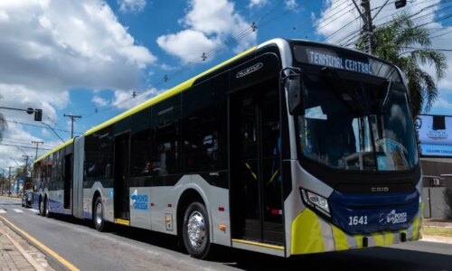 Ponta Grossa renova frota com ônibus “Super Articulados” de 23 metros