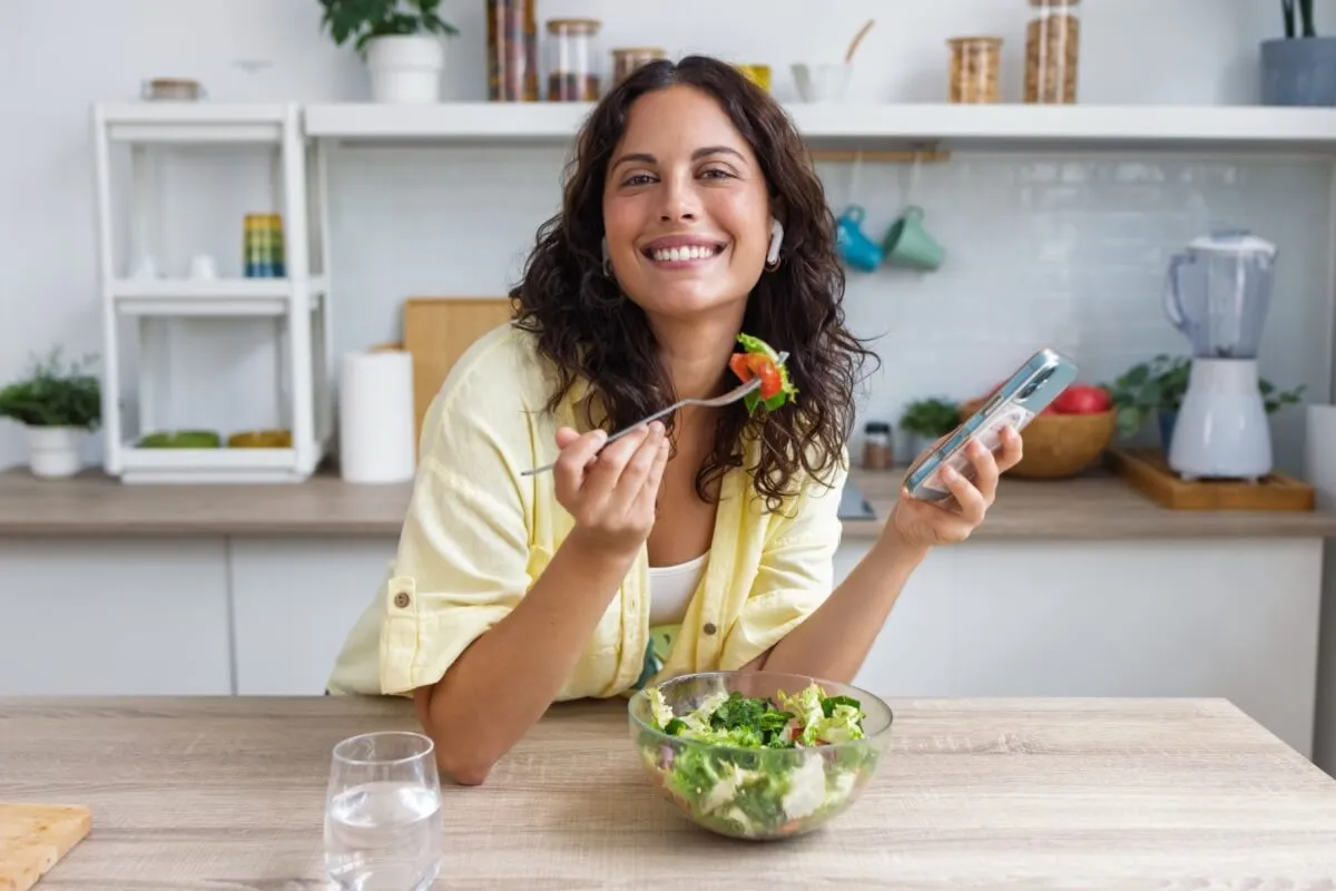 Pós-Carnaval: 5 alimentos estratégicos para reduzir o inchaço e o cansaço