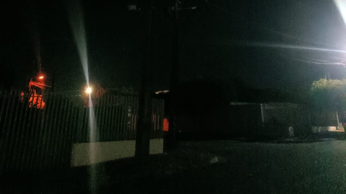 Reclamação sobre falta de iluminação pública aponta risco à segurança e afirma que pedidos de manutenção não foram atendidos