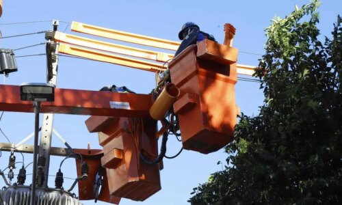 Reclamações por interrupção de energia disparam 55% no PR após privatização da Copel