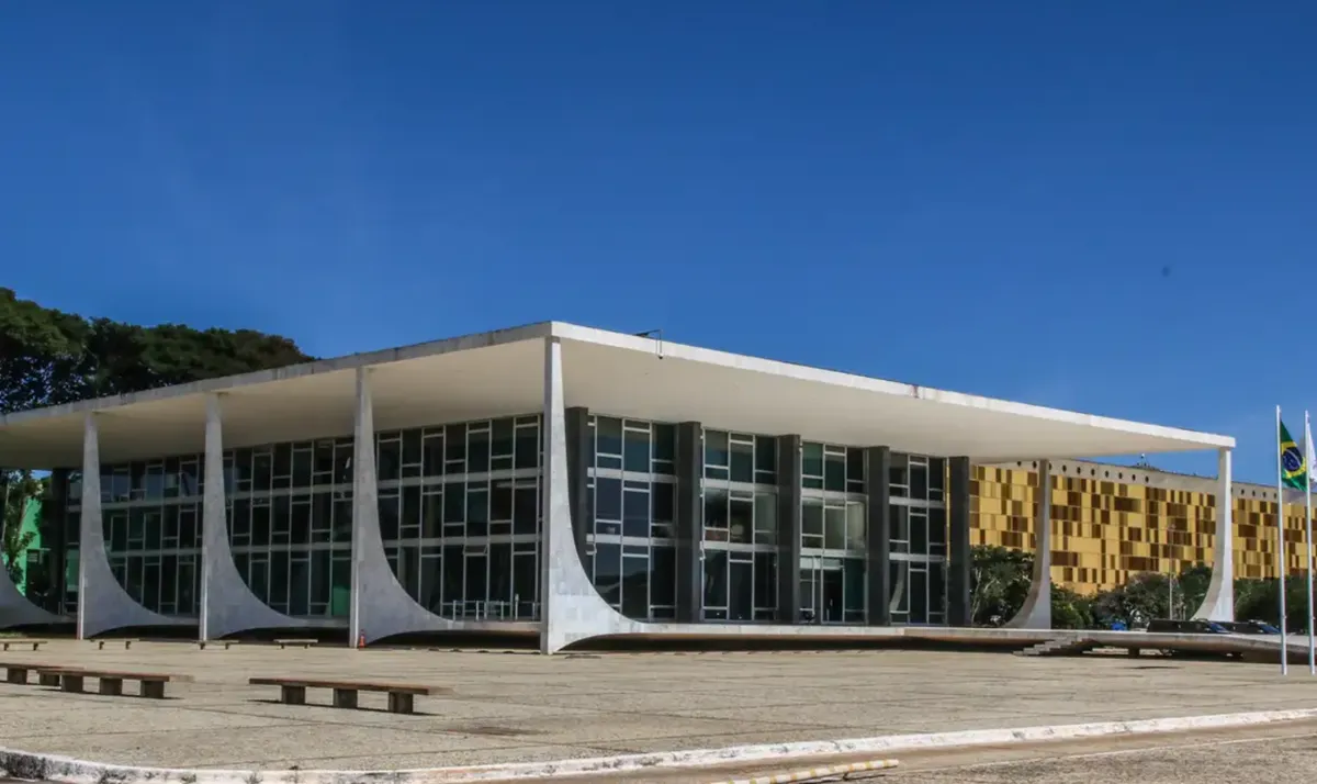 STF derruba lei do Programa Escola Sem Partido no Paraná