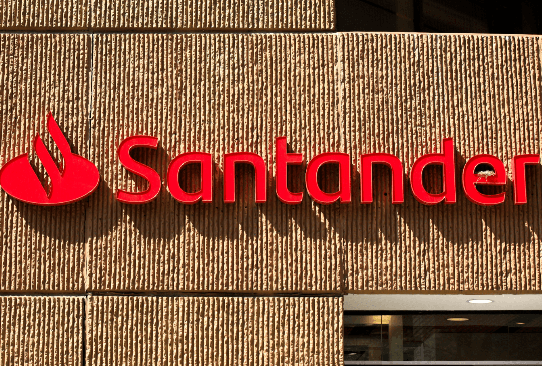 Santander (SANB11) lucra R$ 4,1 bi no 4º trimestre, alta anual de 6%