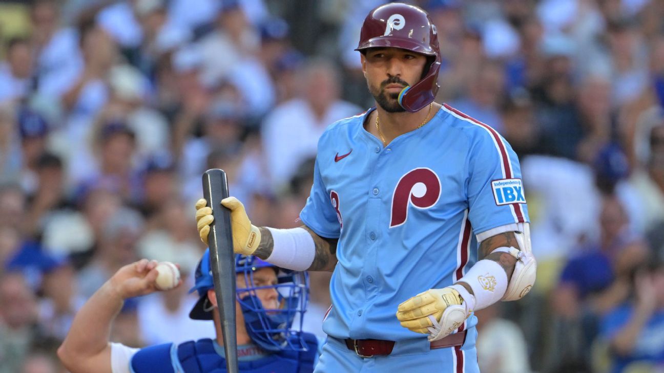 Source: Padres bring in OF Castellanos, pitchers Marquez, Canning