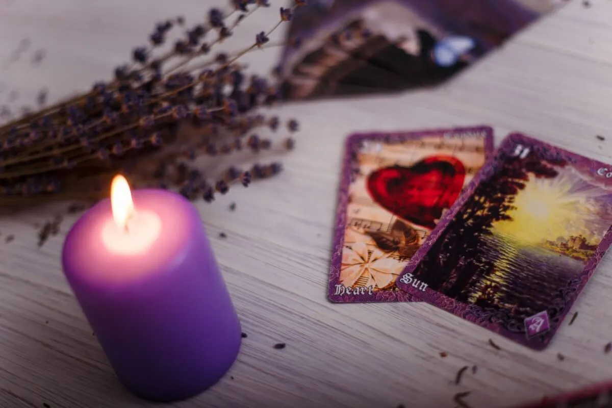 Tarot do dia: previsão para os 12 signos em 16/02/2026