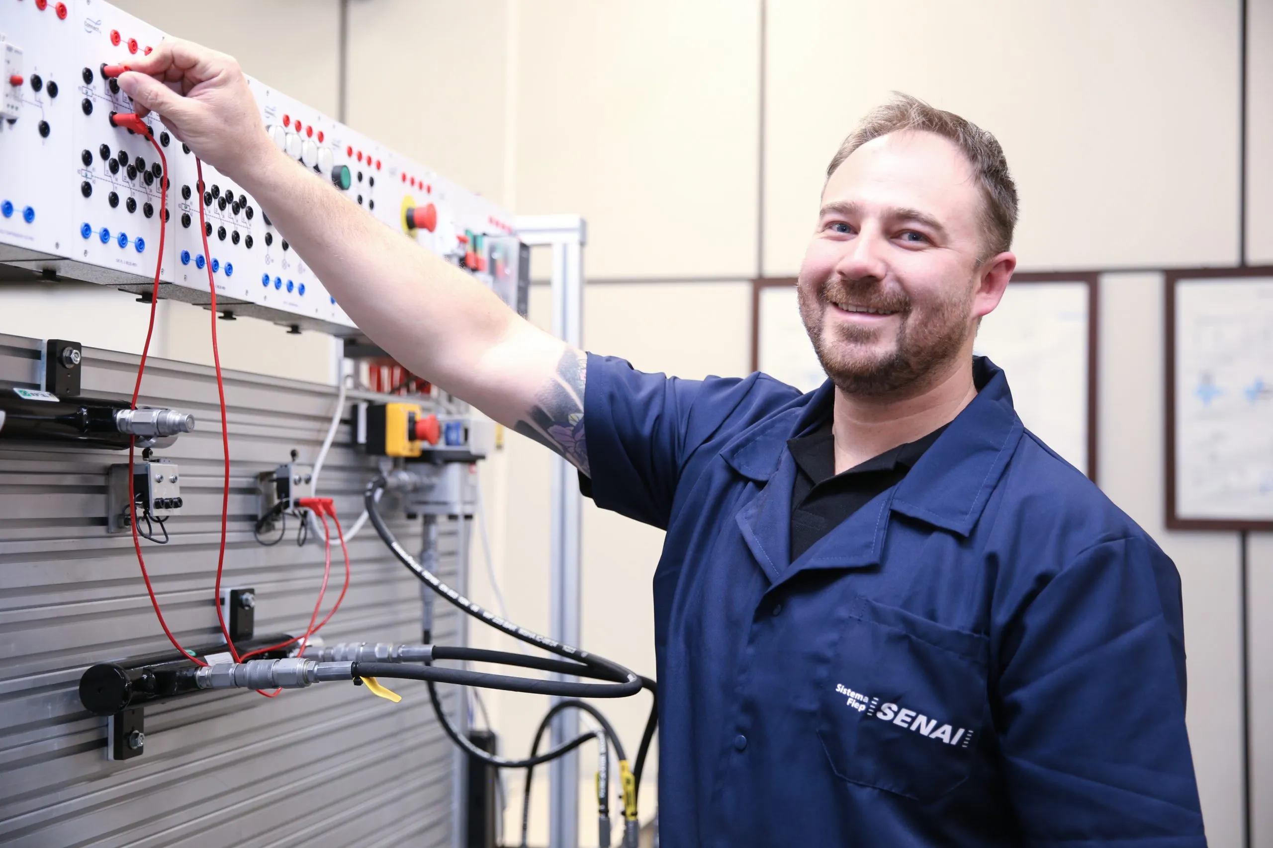 Técnico em Eletromecânica do SENAI impulsiona carreira industrial