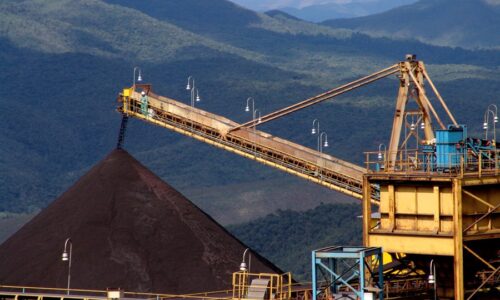 Vale (VALE3): prejuízo bilionário não assusta mercado, mas ações caem: o que explica?