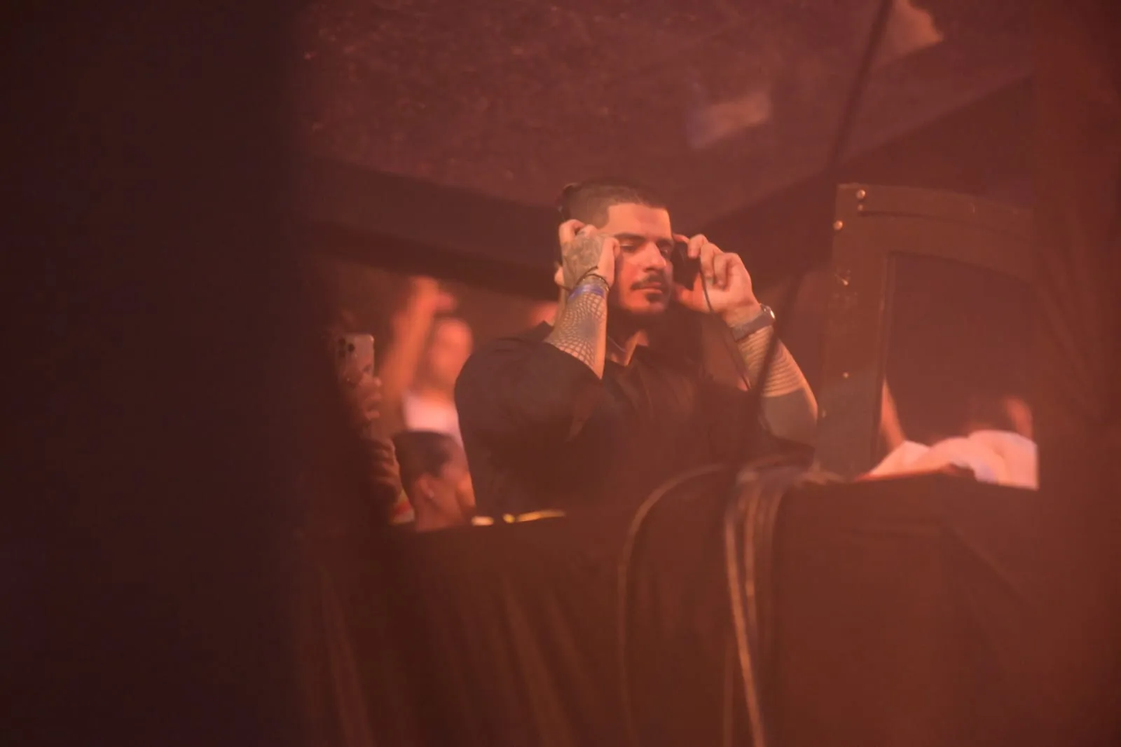 Vintage Culture embala pré-carnaval eletrônico na Pedreira