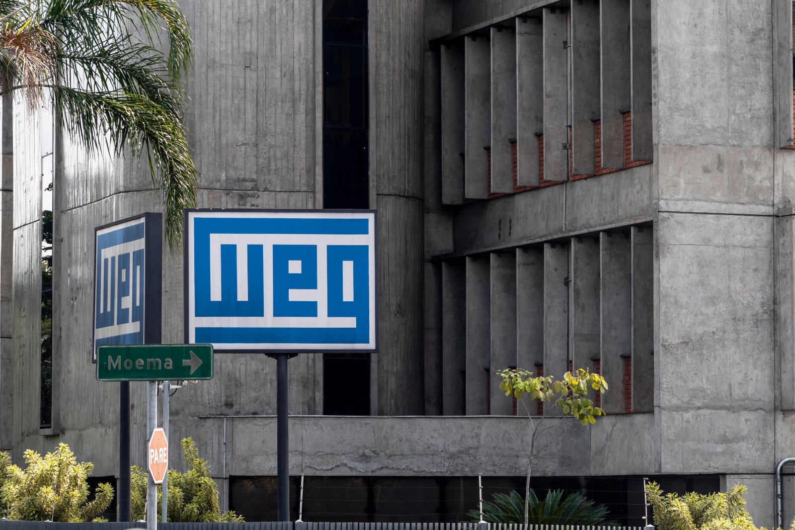 WEG (WEGE3) lucra R$ 1,588 bi no 4º trimestre, baixa anual de 6,3%