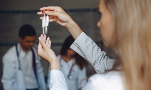 O que os exames hormonais mostram na menopausa e o que eles não conseguem explicar