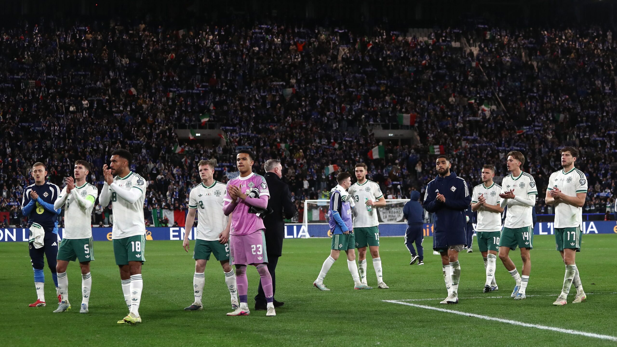 A UEFA foi criticada por causa do jogo “inútil” entre a Irlanda do Norte e o País de Gales após a eliminação nas repescagens da Copa do Mundo