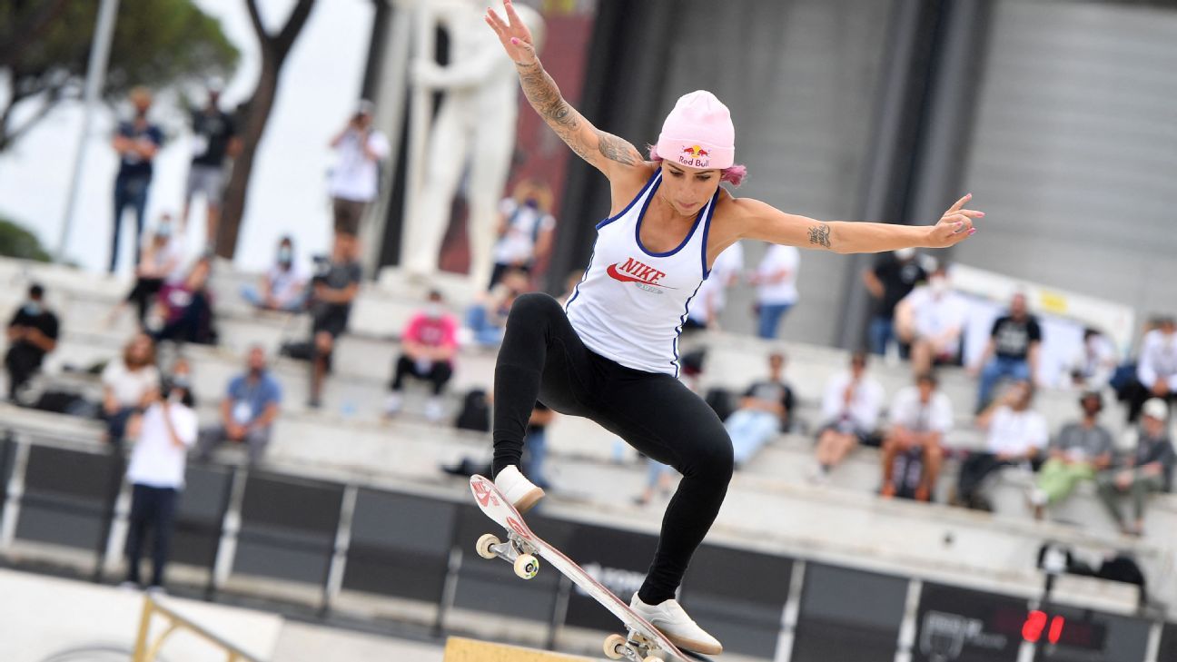 A luta de Letícia Bufoni para superar preconceitos contra 'esporte de menino' e até maneira se vestir no skate: 'Me criticaram muito'