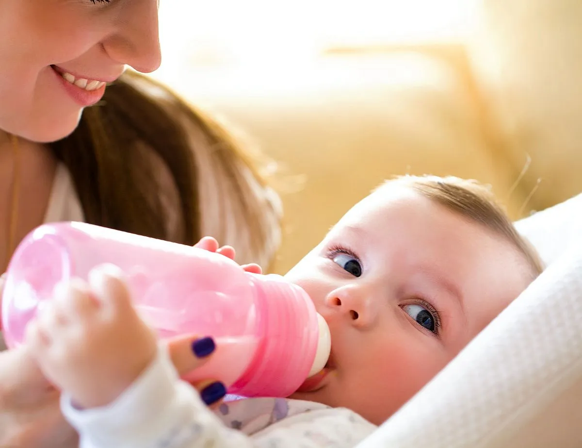 Anvisa proíbe venda de lotes de fórmula infantil contaminadas por toxina
