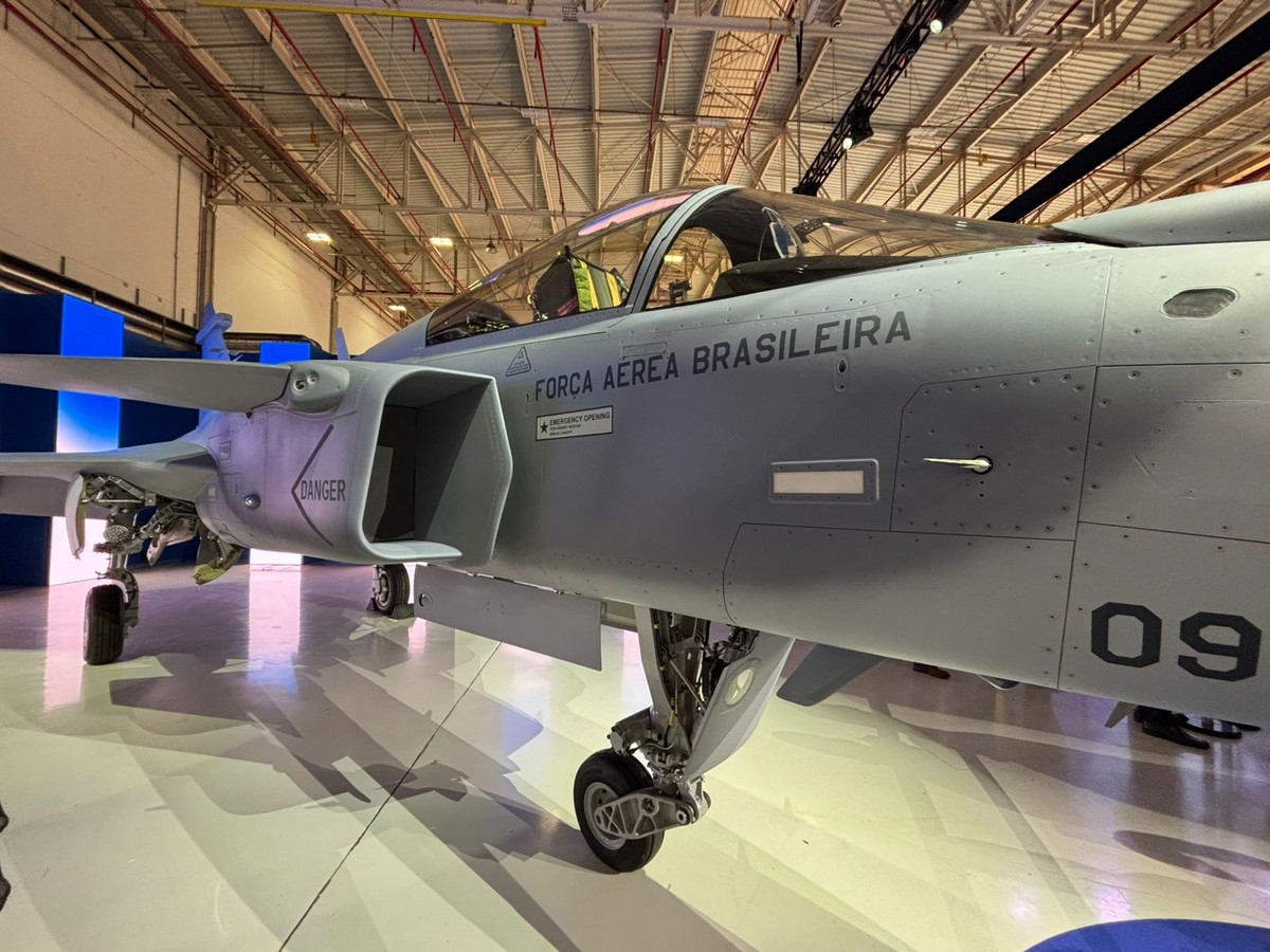 Brasil apresenta 1º caça supersônico montado no país; F-39 Gripen alcança duas vezes a velocidade do som