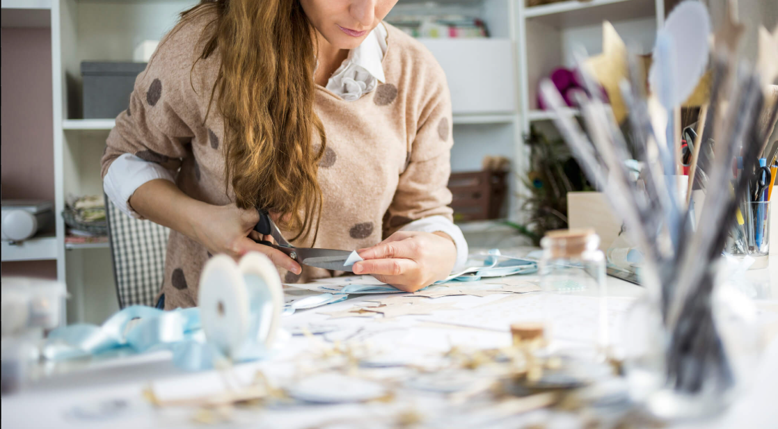 Ateliê de Costura Sob Medida: O Que Separa a Alta Costura da Confecção Comum