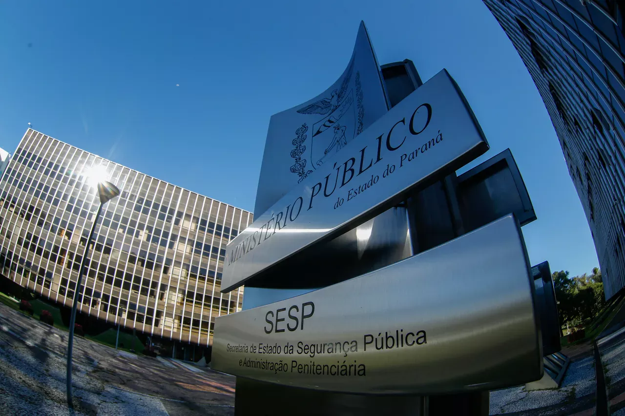 Casal é acusado de manter mulher com deficiência trancada no PR