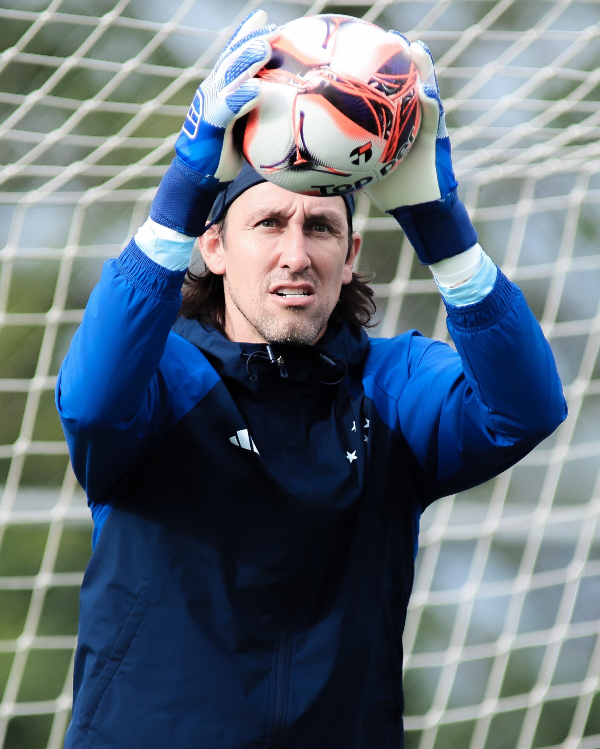 Cássio, do Cruzeiro, sofre lesão multiligamentar do joelho esquerdo e passará por cirurgia