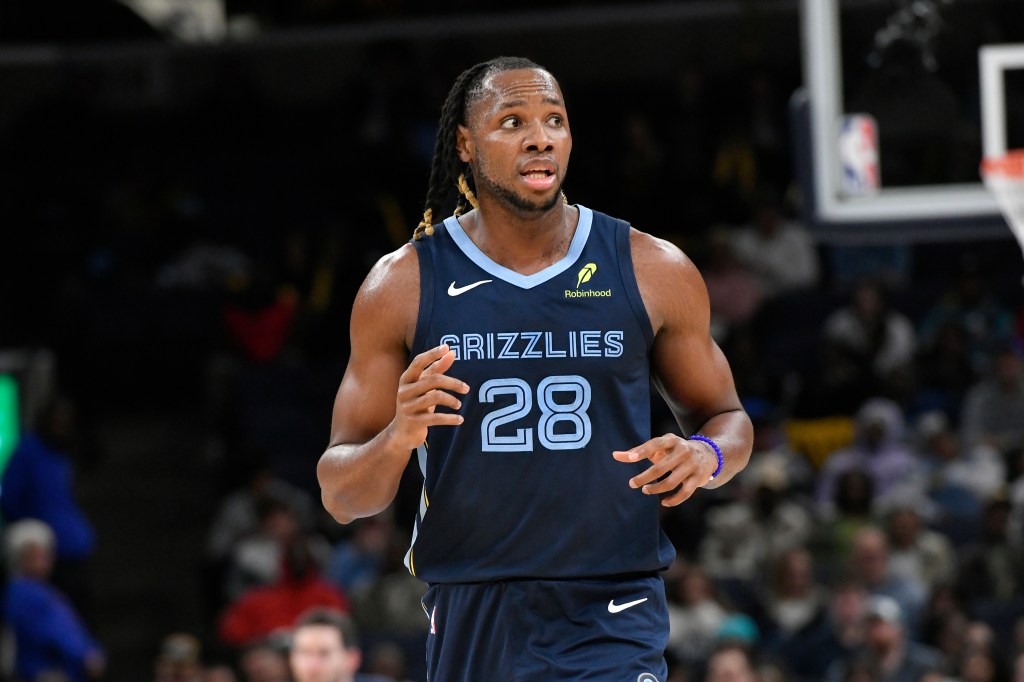 Celtics reportedly signing familiar big man to 10-day contract