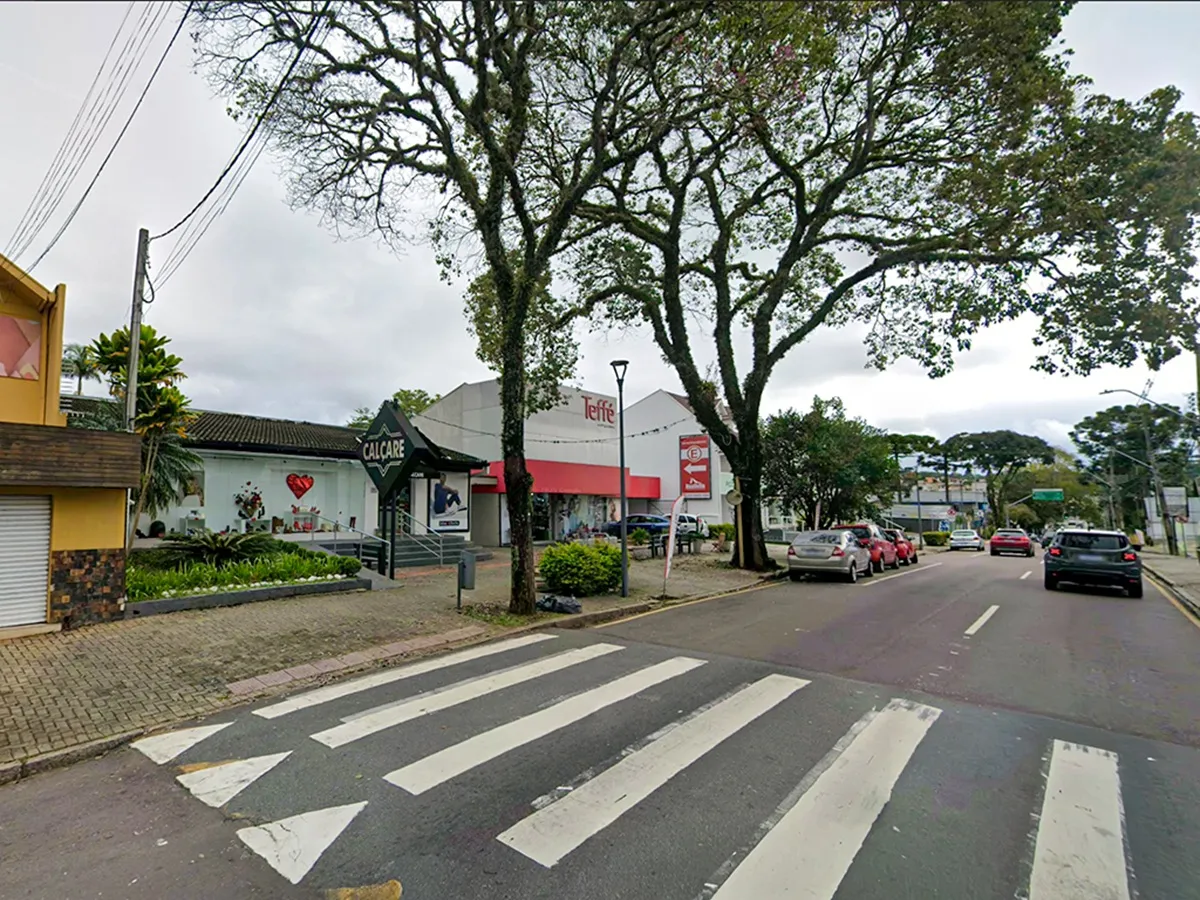 Curitiba deve ganhar novo polo de calçados e vestuários