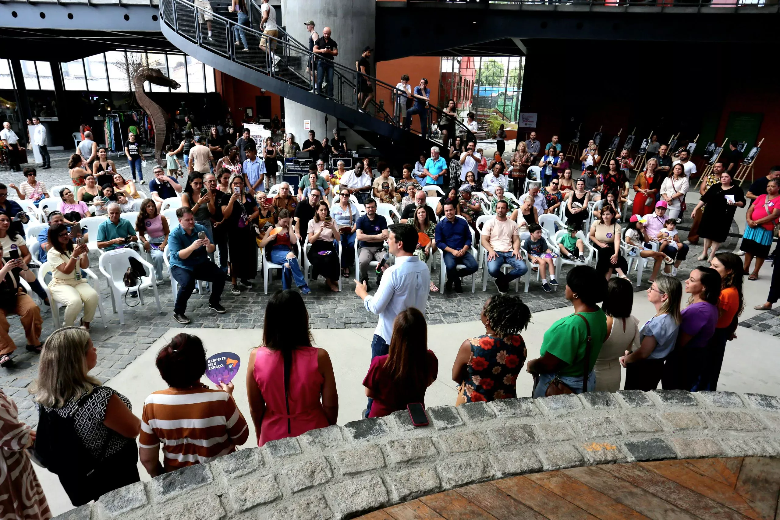 Curitiba lança campanha contra violência doméstica no Dia da Mulher