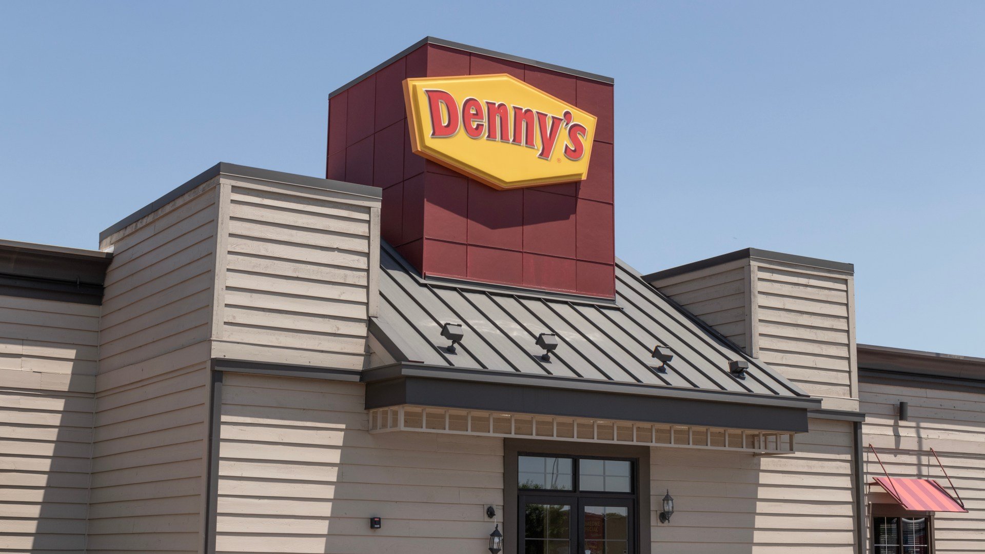 Denny’s inks $620m deal after American diner closes 150 locations