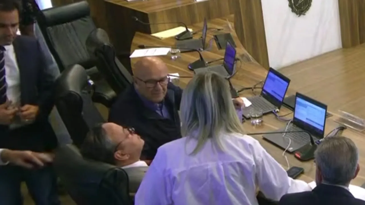 Deputado Hussein Bakri (PSD) passa mal durante reunião na CCJ